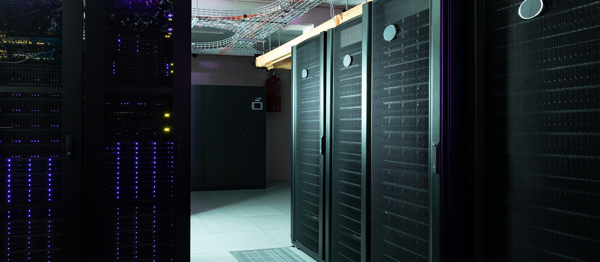 Data Centra & Commercial Aedificiorum